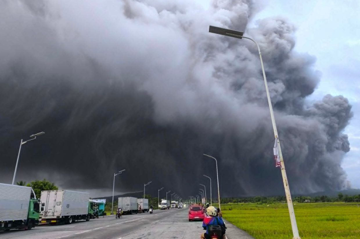 Mayon Volcano ashfall hits over 30,000 families in the Philippines